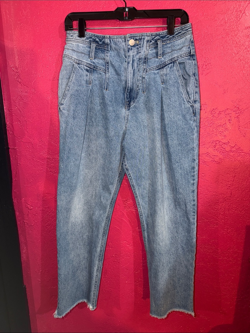 We the Free Free People 100% cotton high waisted cropped mom jeans. Sz 27.